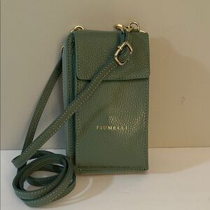 NWOT Piumelli Leather Crossbody Phone Wallet in Sage Green